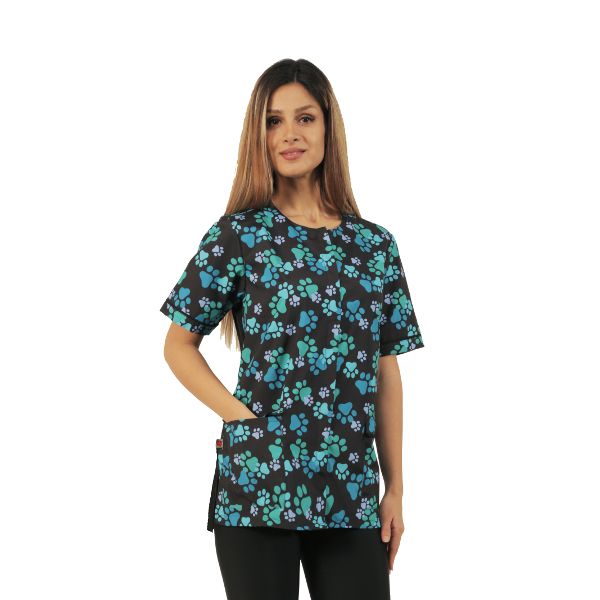 fartuch-czarno-niebieski-w-psie-lapki-zakryte-plecy-10384