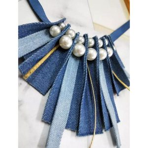 OZDOBA NA SZYJĘ JEANS I PERŁY