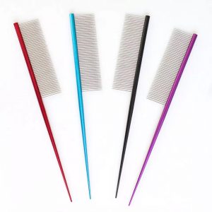 Metalowy grzebień ze szpikulcem