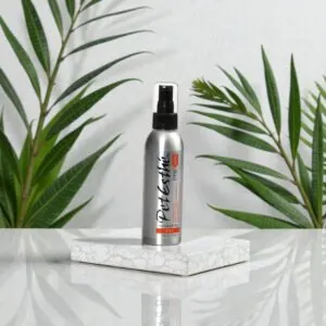 PetEsthe Pre Down 170 ml kontroluje objętość intensywnie wygładza strukturę sierści i wzmacnia włos od wewnątrz